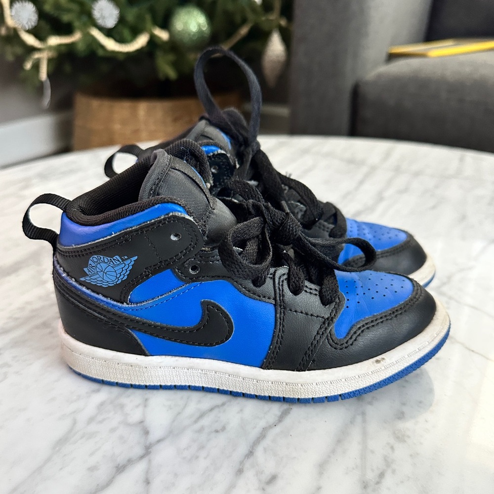 Jordan 1 Mid, size 11 (toddler)